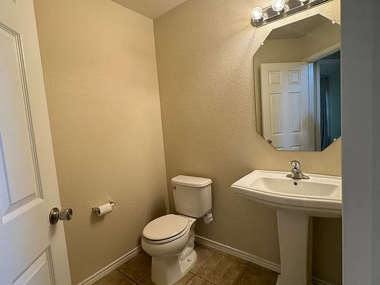 9614 Rogano Ct — Photo 13