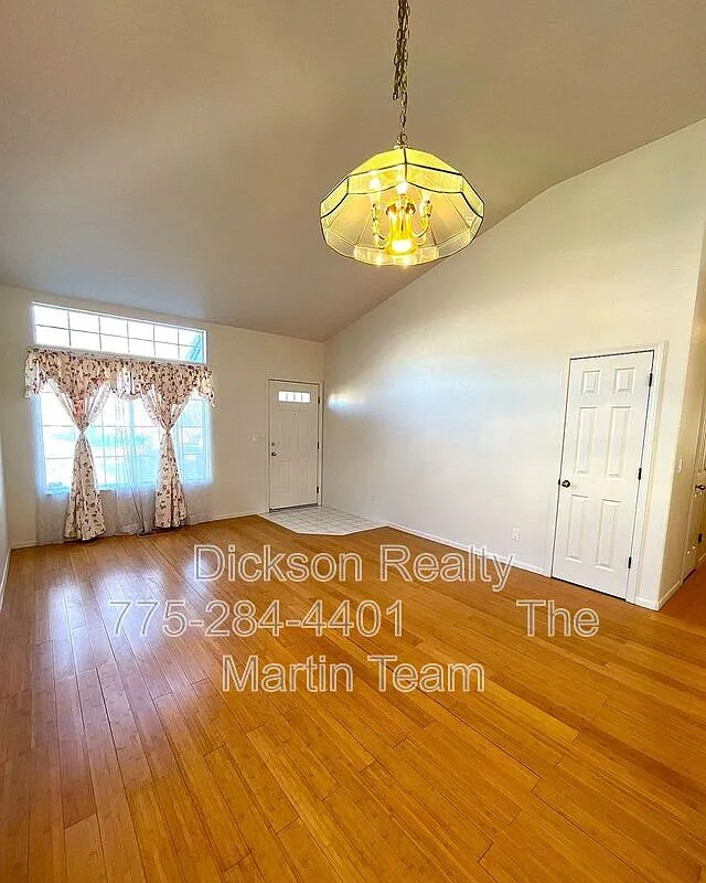 3 bed, 2.0 bath, 1408 sqft, $2,450 — Photo 4