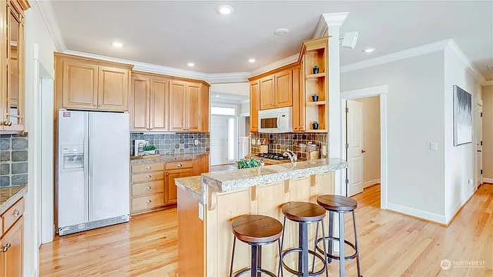 1215 N 27th Pl — Photo 23