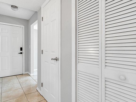 4th image of 3275 Haviland Ct APT 202