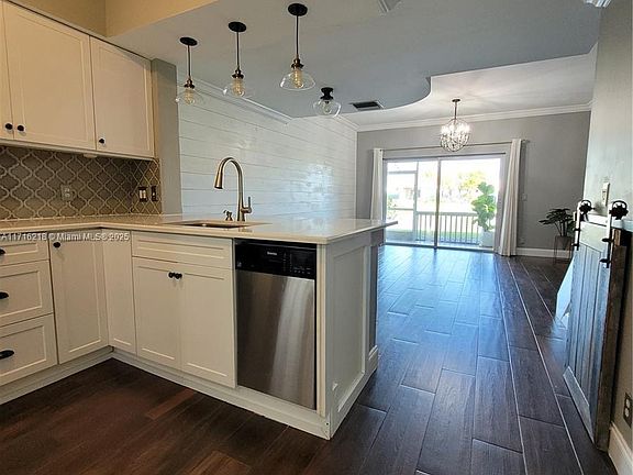 4th image of 205 Mallory Ct