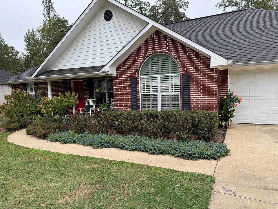 1st image of 810 Willow Oak Dr