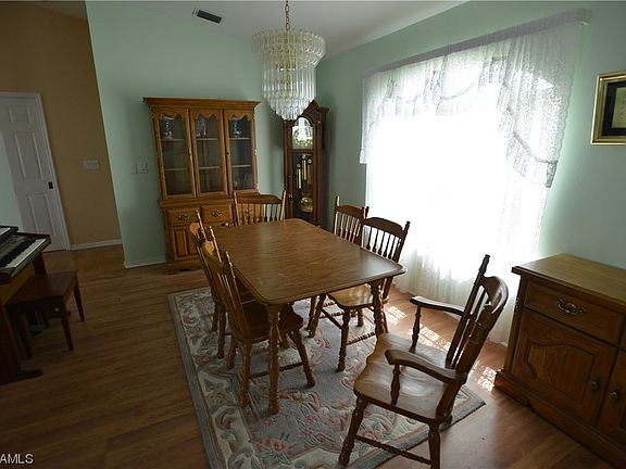 4th image of 1415 SW 40th Ter