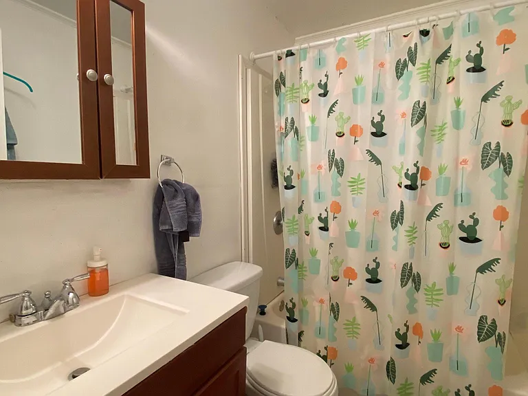 3945 Regent Ave — Photo 7