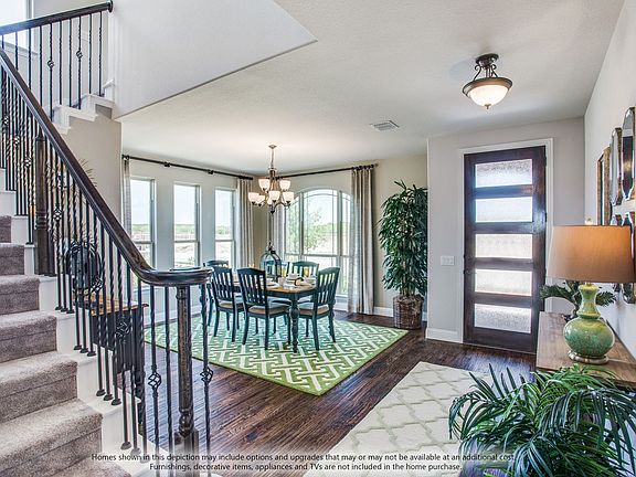 Dewberry III Entryway