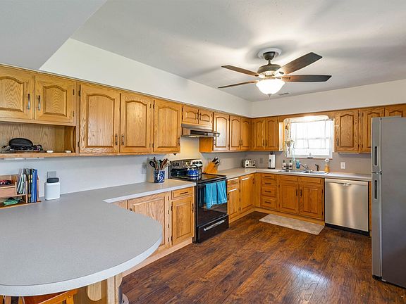 4th image of 2949 Maydelle Ln
