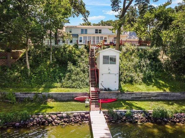 1334 Oak Beach Dr, Fairmont, MN 56031