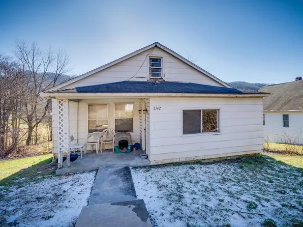 3742 Abbs Valley Rd, Bluefield, VA 24605
