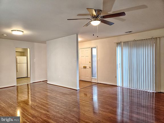 4th image of 4521 Logsdon Dr #238