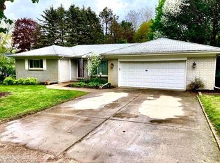 804 E Gunn Rd, Rochester, MI 48306