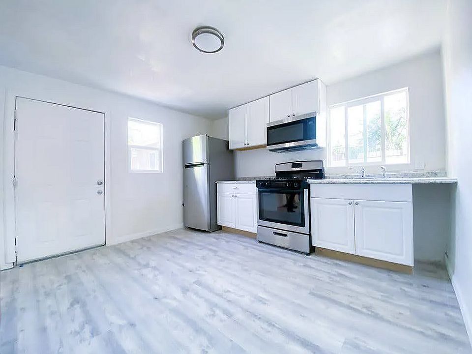 1st image of 2915 S Ridgeley Dr #2915
