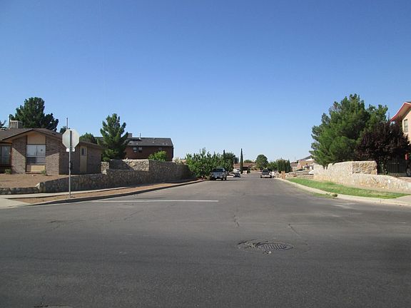 4th image of 1741 Bing Crosby Dr