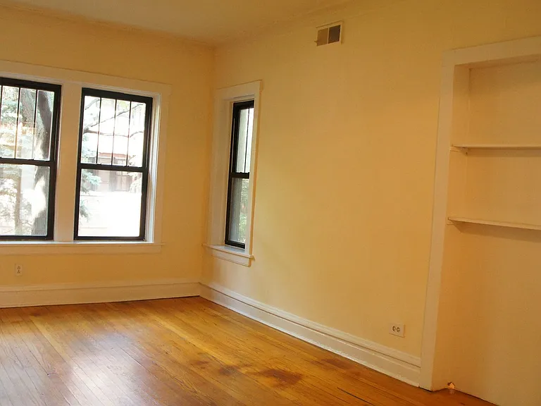 2516 N. Kedzie LP — Photo 12