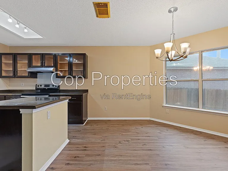 8118 Stagwood Hl — Photo 9