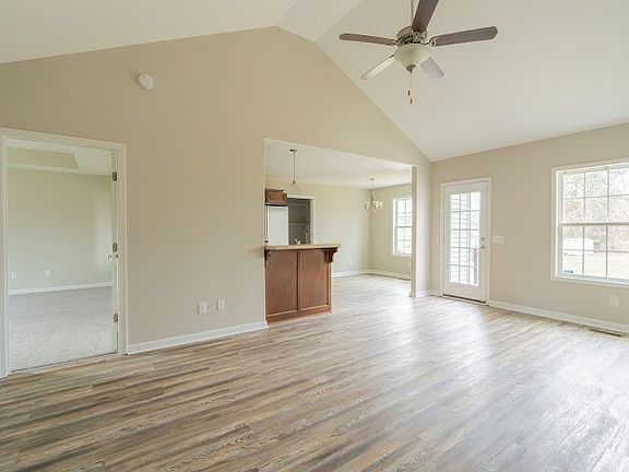 4th image of 255 Walnut St