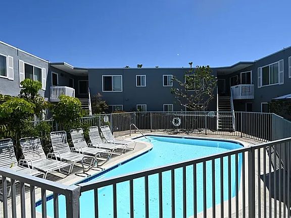 3rd image of 4935 Niagara Ave #14