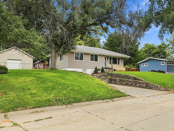 4th image of 222 Pickardy Ln