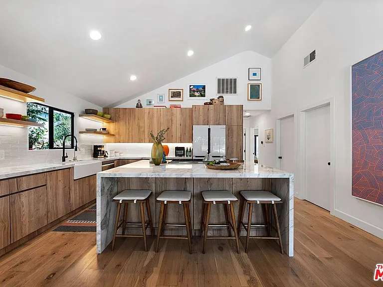 3640 Maplewood Ave — Photo 16