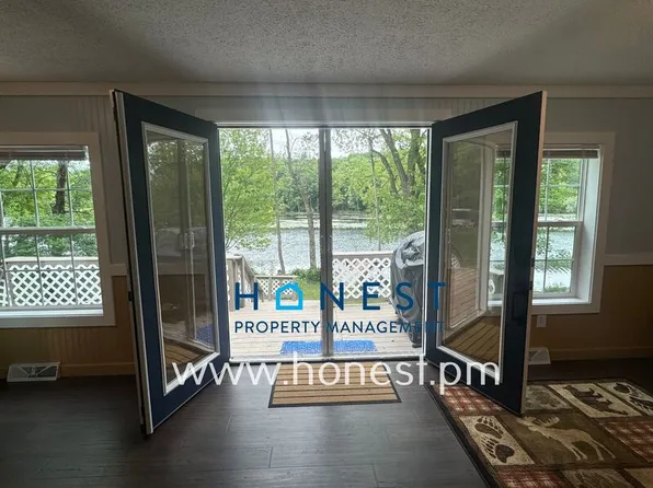 107 Woodland Dr, West Gardiner, ME 04345