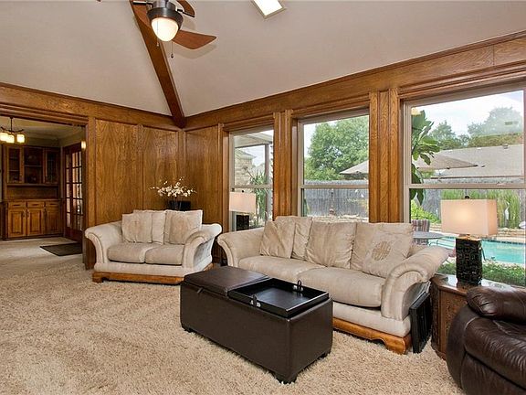 5th image of 803 Autumn Lake Dr
