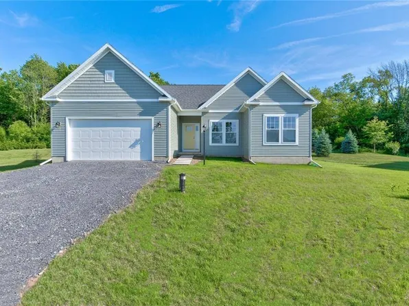 4351 Outlook Dr, Syracuse, NY 13215