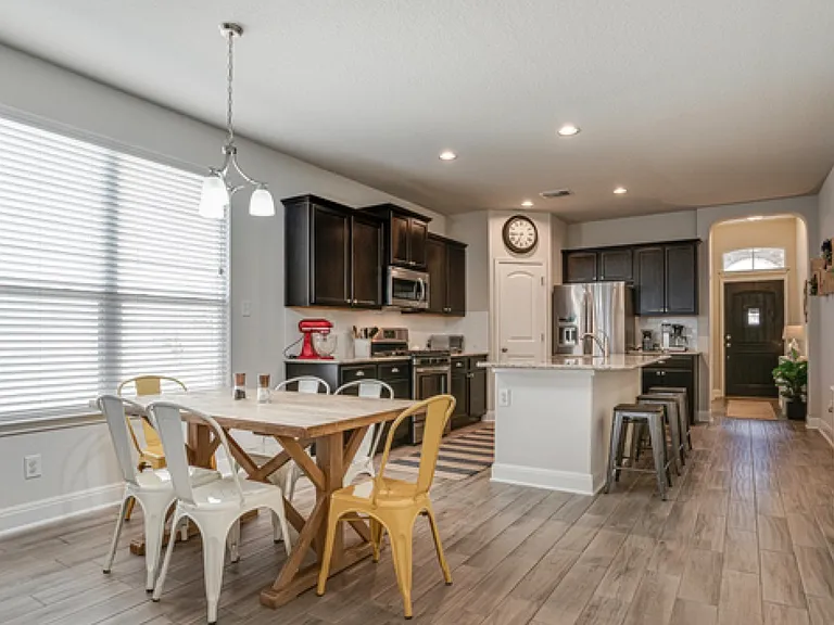 8459 Buckhorn Parke — Photo 2