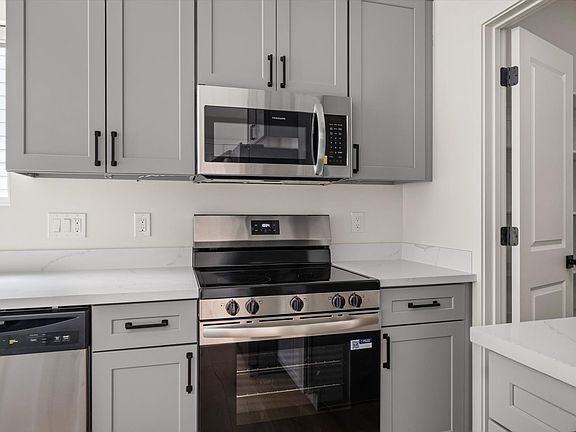 4th image of 4433 S Garden Dr