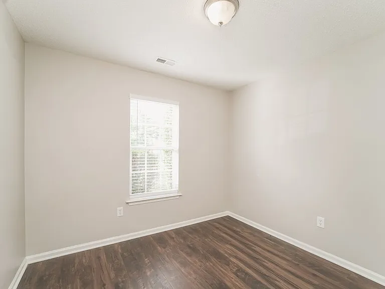 1038 Counselors Dr — Photo 11