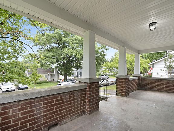 5th image of 120 Pickett Ave