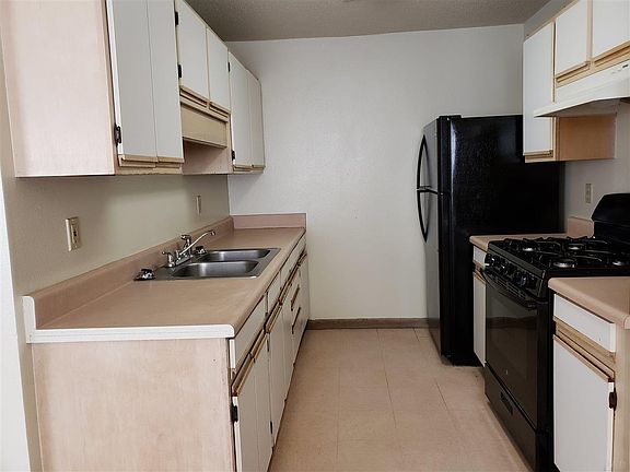 3rd image of 1414 N 52nd Ave #A
