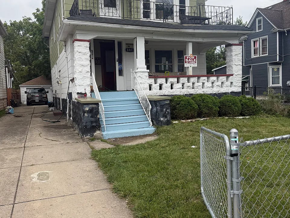 881 Walden Ave #1
