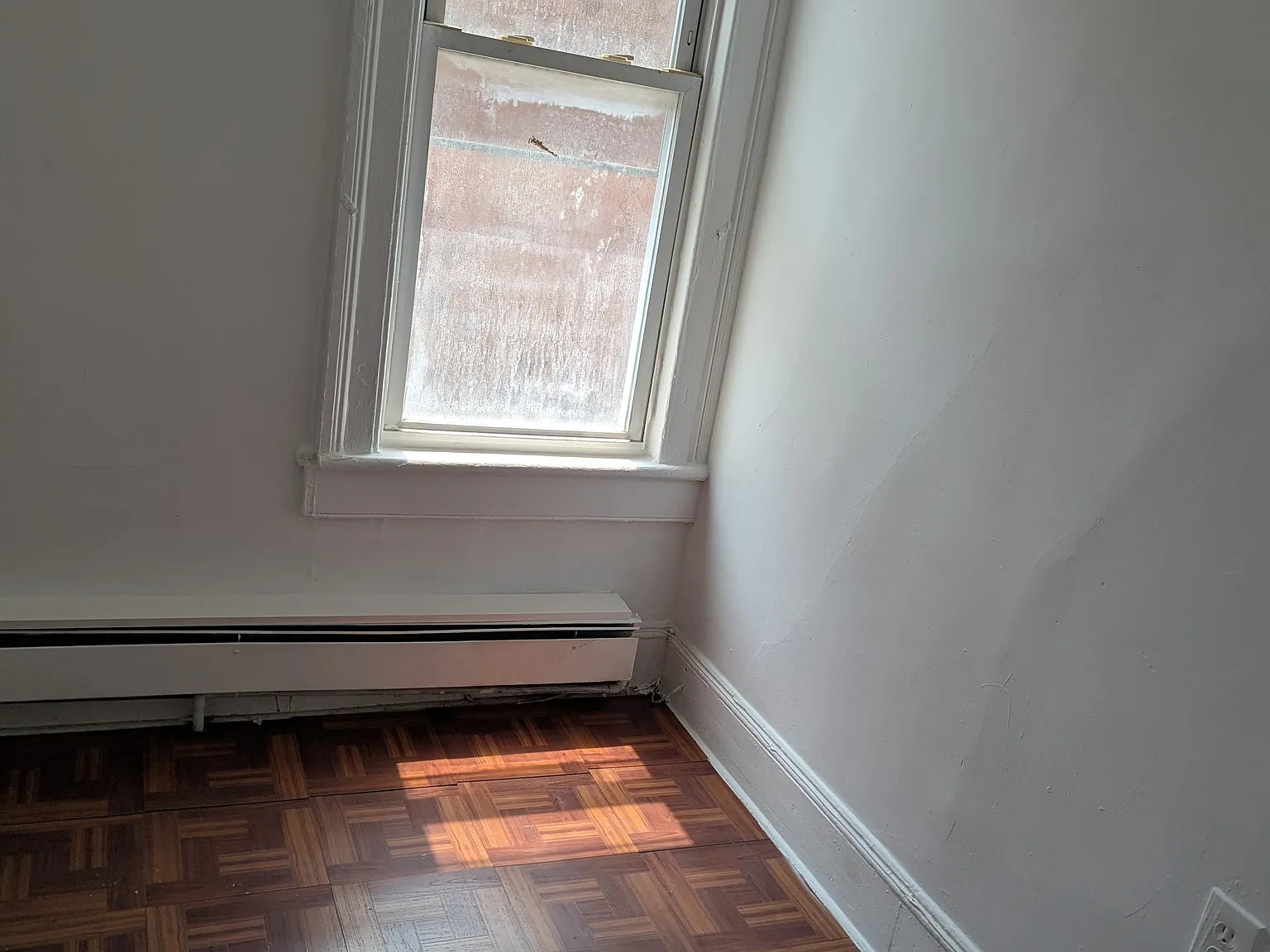 2 bed, 800 sqft, $1,900 — Photo 3