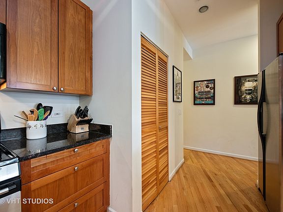 4th image of 1621 W North Ave APT 3E