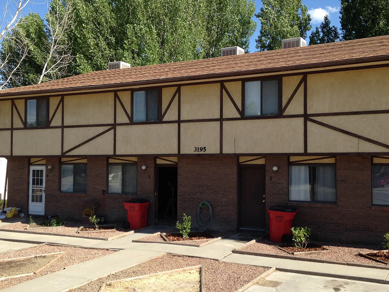 2 bed, $1,100 — Photo 1