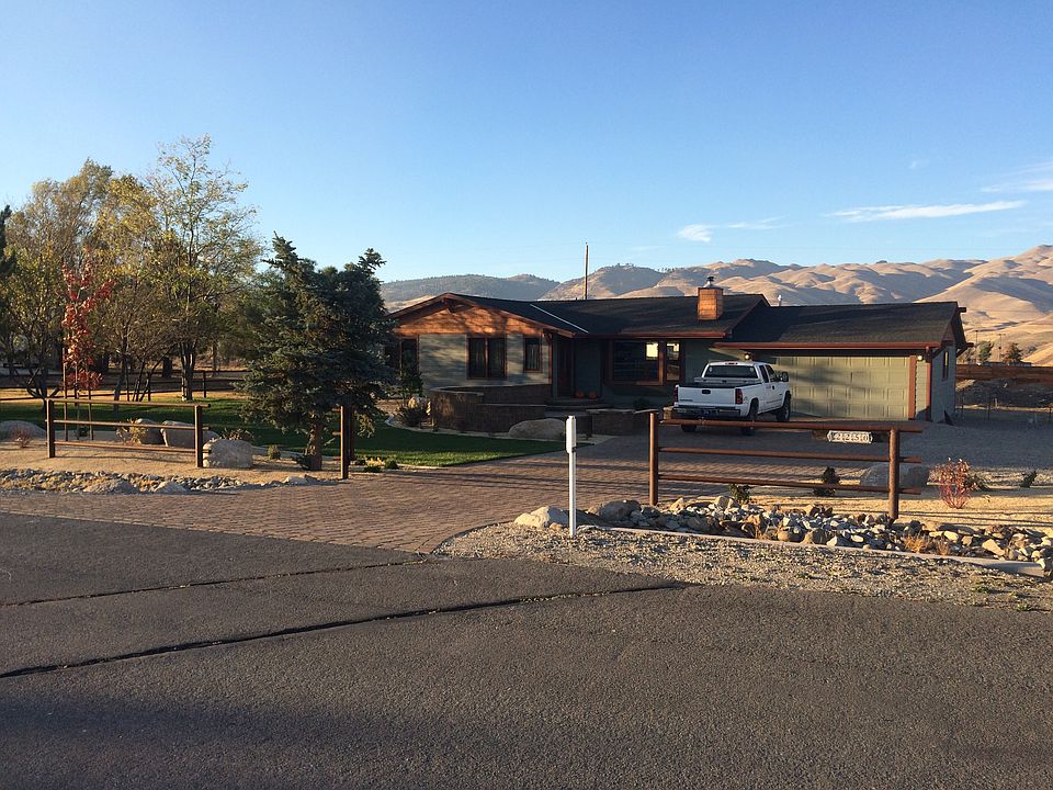 2nd image of 2250 Blue Heron Cir