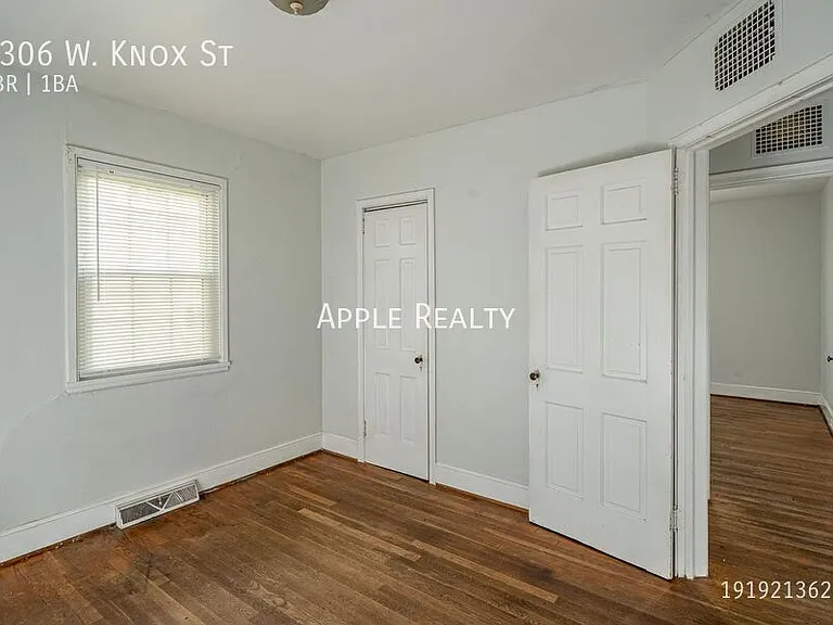 2306 W Knox St — Photo 8