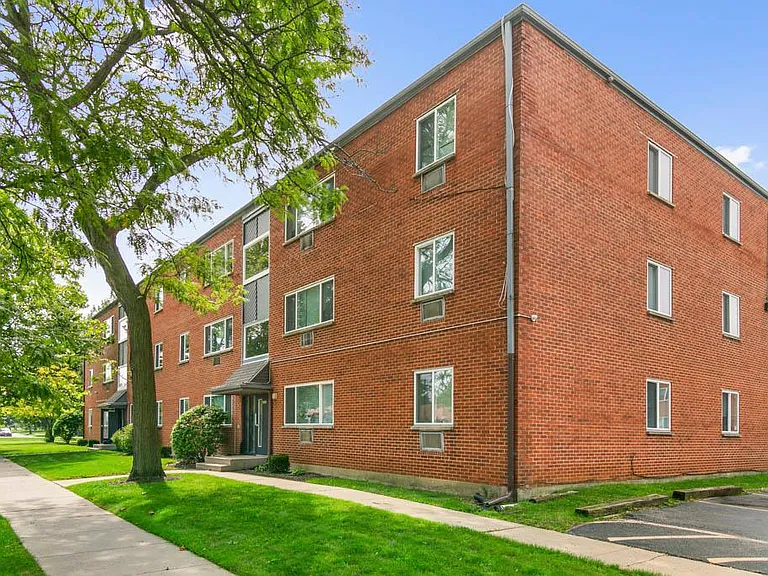 Linden Flats — Photo 14