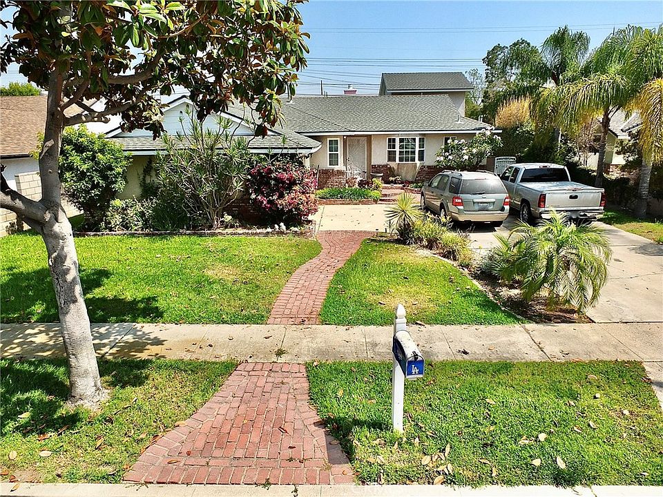 1st image of 8025 Columbine Cir