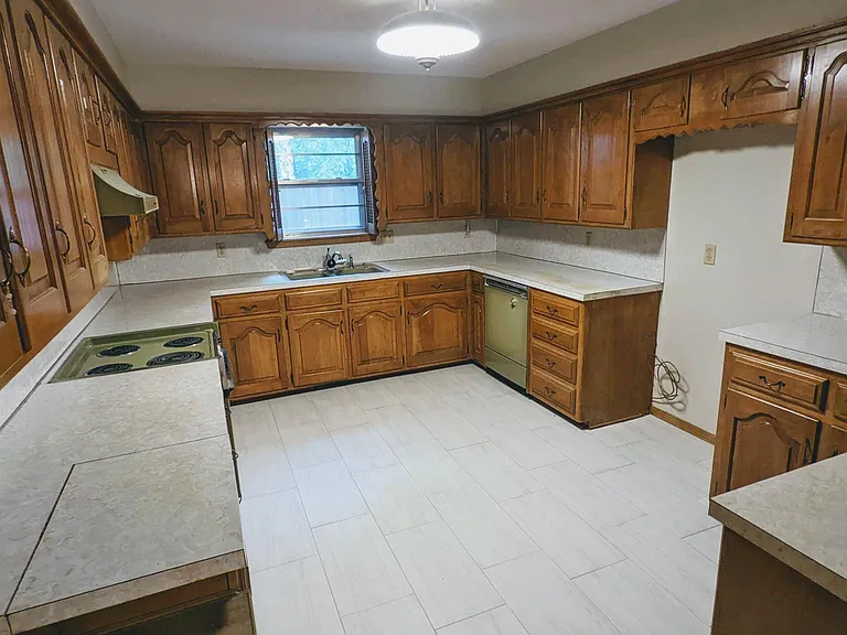 2657 Chateau Dr — Photo 29
