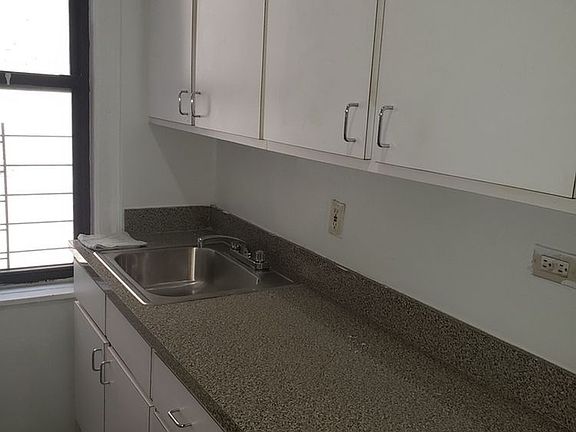 5th image of 612 W 178th St APT 47