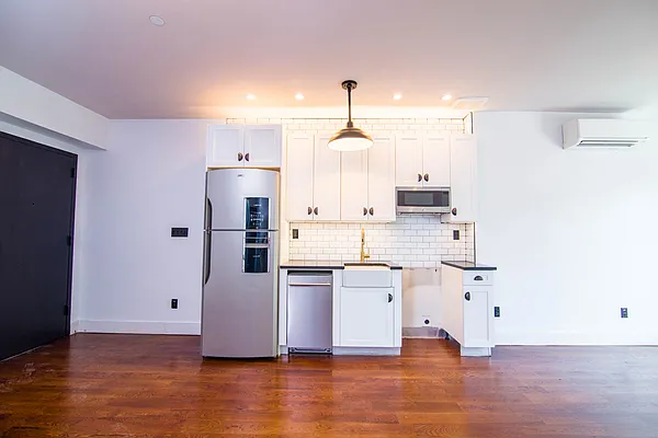 Rented by Nooklyn NYC LLC | media 17