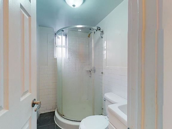 4th image of 123 E 7th St #5E1