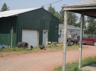 442 1st St, Upton, WY 82730