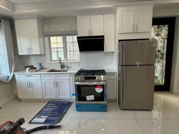 232-15 67th Ave Floor 1, Oakland Gardens, NY 11364