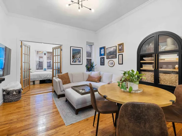 229 West 16th Street image 1 of 7