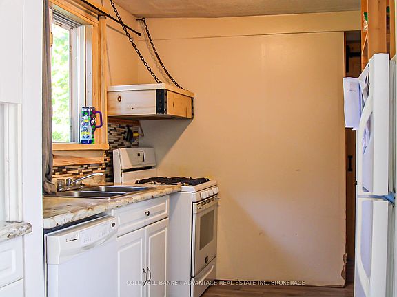 3rd image of 40 Ramey Ave