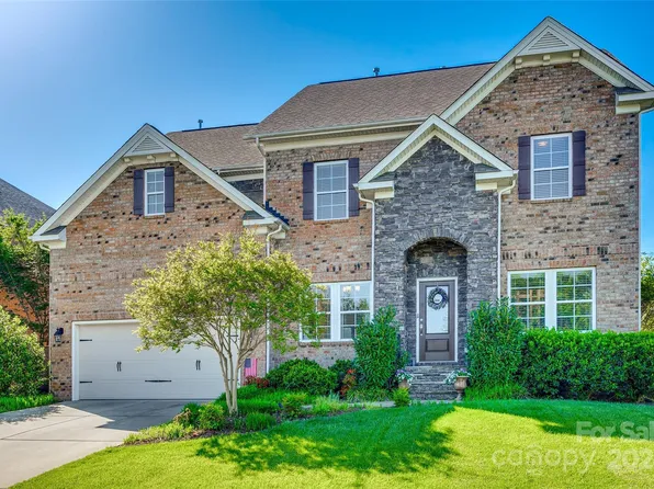 481 River Lake Ct, Tega Cay, SC 29708