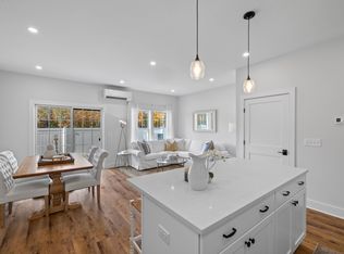 138 Post, East Lyme, CT 06333