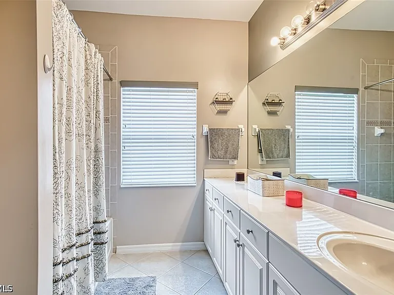 3230 Cottonwood Bnd #406 — Photo 23