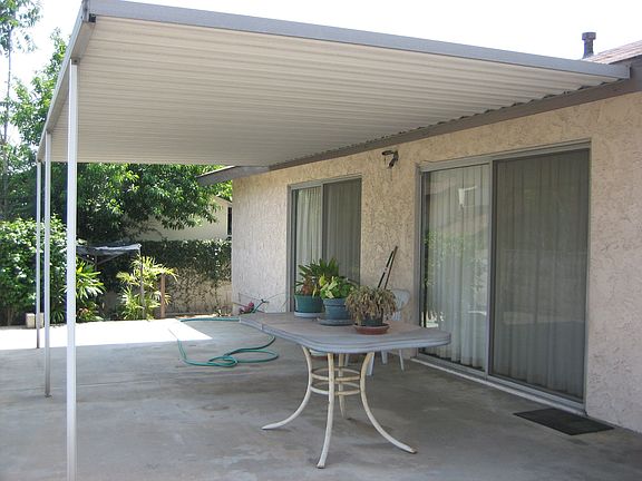 WRAP AROUND BACKYARD